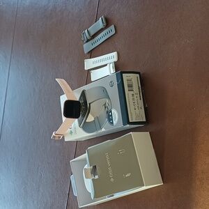 Fitbit Versa 2 Smartwatch in Rose Gold